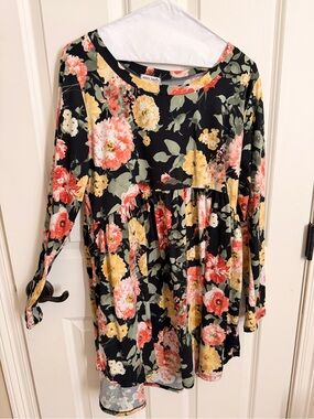 Women’s Black Floral Long-Sleeve Babydoll Dress